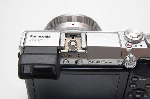 Panasonic GX7 現場動手玩：精巧且可靠的時尚高性能機身