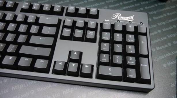 [動手玩] Rosewill RK-9200 雙色發光變換機械式鍵盤