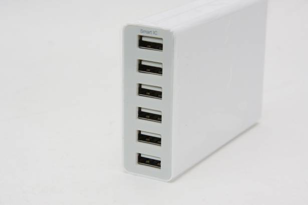 anidees 50W大電流桌上型USB 6 Port極速快充，我的新白虎充電神獸