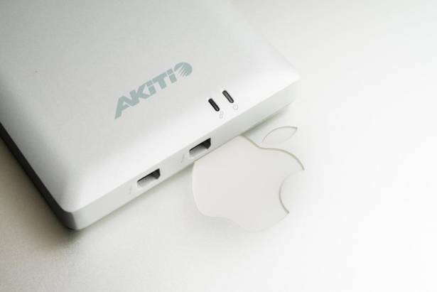 解放你的 Mac！AKITIO ThunderDock 讓你 USB3.0、FireWire、eSATA 通通一次擁有！