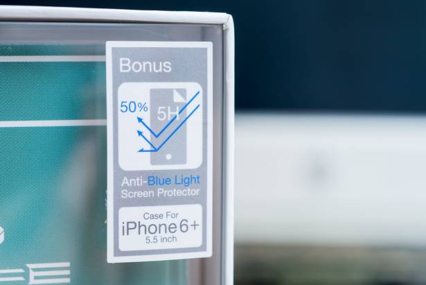 iPhone 6 Plus 刮傷了！快用高硬度透明保護殼 Intuitive-Cube S-Protector 來保護他，現在還送抗藍光保護貼喔！
