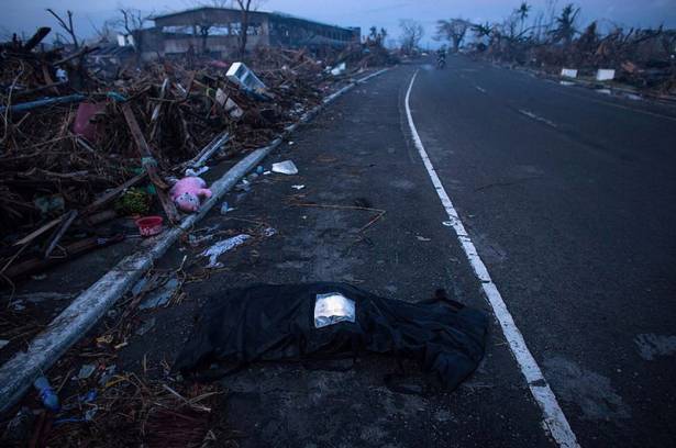 「世紀颱風」海燕吹襲菲律賓一周年的今昔對比