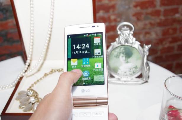 摺疊手機愛好者的新選擇， LG 在台推出 Wine Smart 4G 智慧型摺疊機