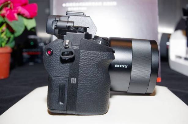 改善操作感與新增五軸防振機能， Sony A7 II 在台發表