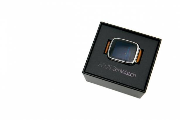 Google 智慧錶新兵報到，軟硬皆美 ZenWatch 智慧手錶 (1) 開箱試玩