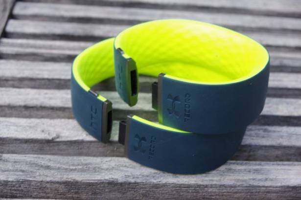 MWC 2015 ： 真正運動者的健身穿戴設備， HTC 與 Under Armour 共同推出 HTC grip 手環