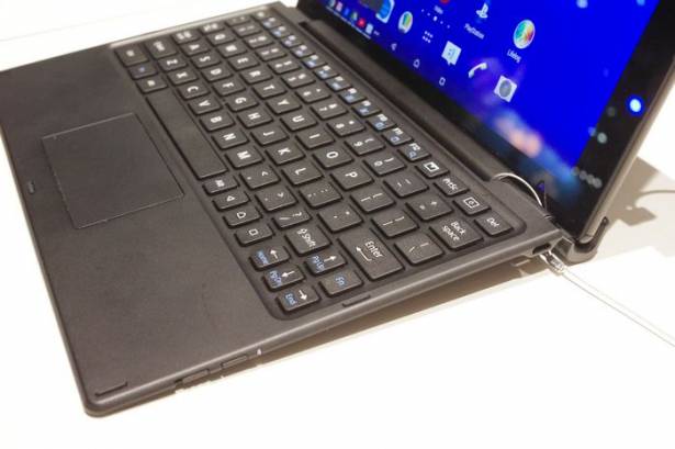 MWC 2015 ： Sony Xperia Z4 Tablet 與 M4 Aqua 動眼看