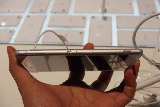 MWC 2015 ： Sony Xperia Z4 Tablet 與 M4 Aqua 動眼看