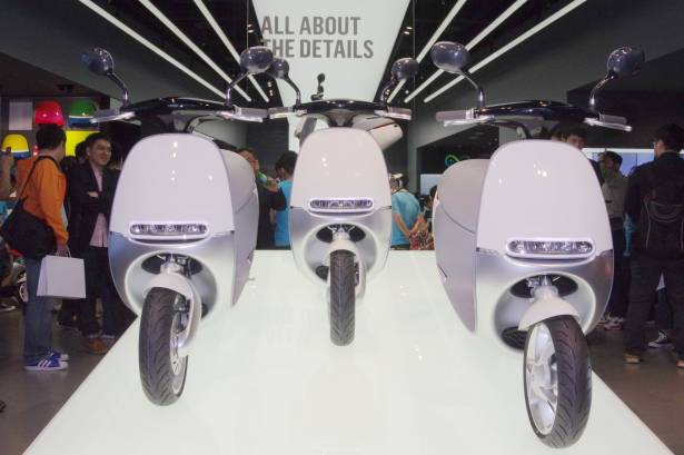 智慧電動輕載具 Gogoro 形象展示店與車體設計動眼看