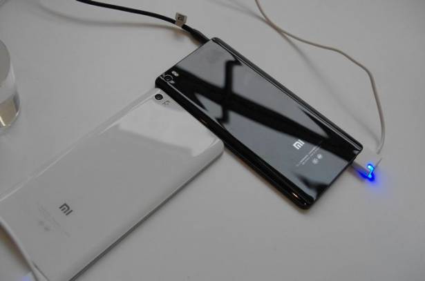 小米手機 Note 頂配版延遲上市一個月，換來目前跑分最高的 Snapdragon 810 手機頭銜