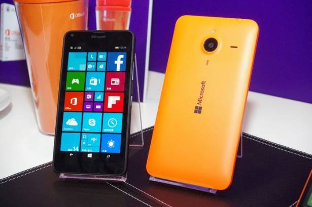 微軟中價位手機 Lumia 640 、 640XL 在台推出，標榜可升級至 Windows 10