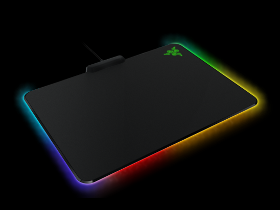 轉吧滑鼠墊的七彩霓虹燈， Razer 推出搭載 CHROMA 多彩發光技術的 Firefly 遊戲滑鼠墊