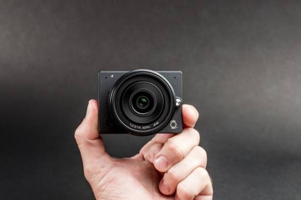 超小巧的 m43 可換鏡頭 4K 相機，中國廠商深圳視覺在集資網站推出 E1 Camera