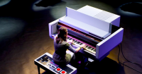 給任天堂的最棒致意！女鋼琴家Sonya Belousova用特製紅白機鋼琴演奏超級瑪利歐音樂
