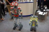 CEATEC Japan 2015 ： 新奇又有趣的藍牙互動機器人玩具 Takara MECCANOID 動眼看
