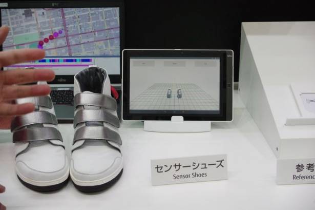 CEATEC Japan 2015 :把鞋子當成資訊蒐集中心，富士通展示 Shoes Hub 概念