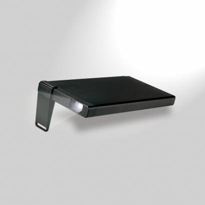 Sony 在台推出行動為型投影機 MP-CL1 ，猶如行動電源大小可投射最大 120 吋畫面
