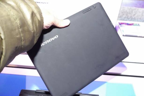 Lenovo 多款新筆電在台推出，包括與 Surface Pro 相似的 Miix 700 與電競機 IdeaPad Y700