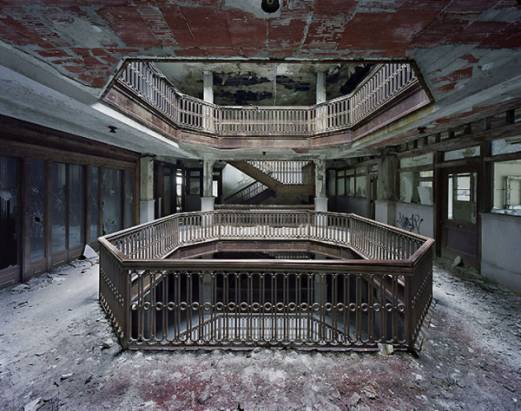 破產的美國工業城：「底特律」廢墟攝影集