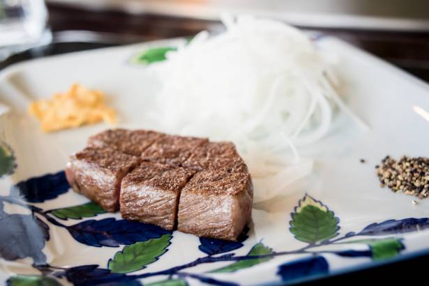 [面白日本] 炸的牛排，從關西逆襲關東的絕頂美食！
