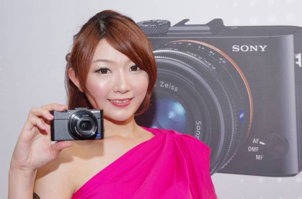 延續極致尺寸精神， Sony RX1R 與 RX100 MK2 宣佈在台推出