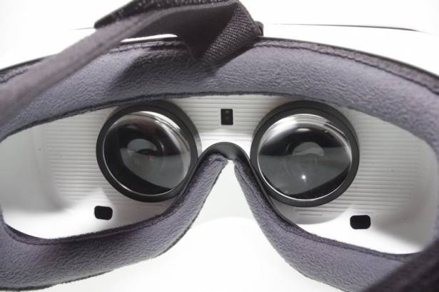 以手機驅動的 VR 體驗，三星 Gear VR 消費型版本在台發表