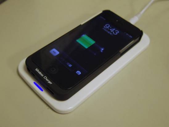 擺脫電線-iPhone無線充電板+保護背蓋實測