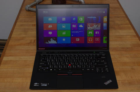 配合 Windows 8 導入觸控， Lenovo ThinkPad X1 Carbon Touch 動手玩