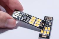 ChipLED - 觸控可調光隨身USB燈片