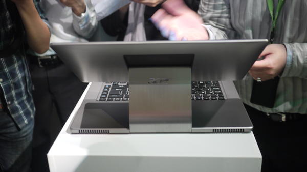 Computex 2013：acer 用 R7 宣示我們也會變魔術