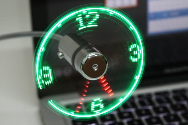 最涼的時鐘與最酷的風扇-USB LED Fan Clock