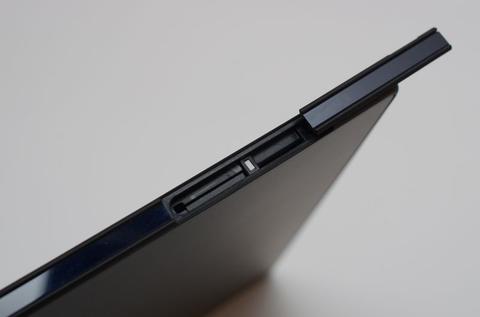 不只撈金魚、撈鯉魚也沒問題，美型防水平版 Sony Xperia Tablet Z 動手玩