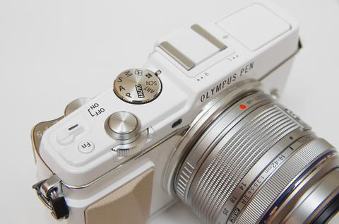 重新詮釋高階相機的定義， Olympus E-P5 動手玩