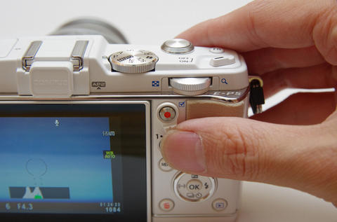 重新詮釋高階相機的定義， Olympus E-P5 動手玩
