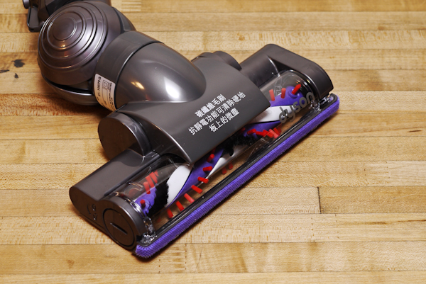 Dyson DC46 轉轉吸塵器開箱玩