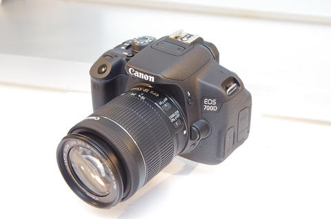 Canon 在台發表 EOS 700D ，羽量機型 100D 還要等月底