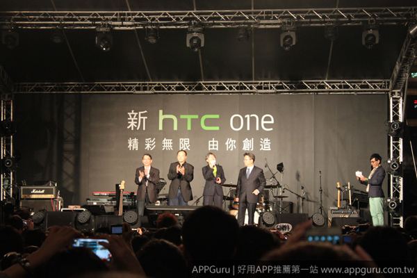 全新HTC One發表會，五月天代言豋場!! (內附 現場演唱影片及規格表)