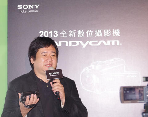 Sony 2013 新款 Handycam 強化分享元素再出擊，宣示絕不放棄數位攝影機